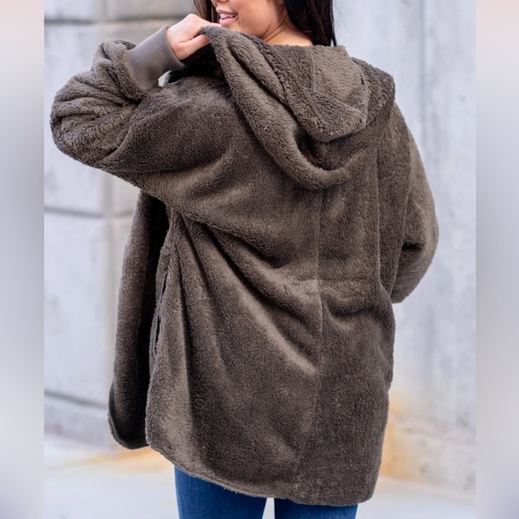 NWT Hem & Thread Olive Cozy Sherpa Sweater Jacket - Picture 4 of 11